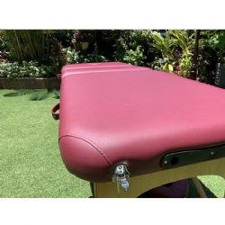 מיטת טיפולים מסיבית מעץ מלא 280911 צבע בורדו יחודי