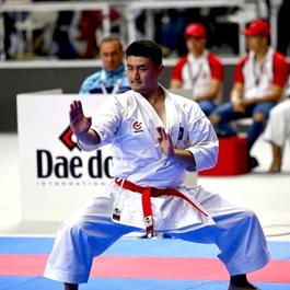 חליפת קראטה 101315 WKF מקצועית Wacoku 10oz בצבע לבן