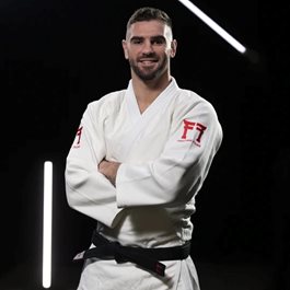 חליפת ג'ודו דקה לבוגרים 101341 SUPERSTAR 750 JUDOGI בצבע לבן