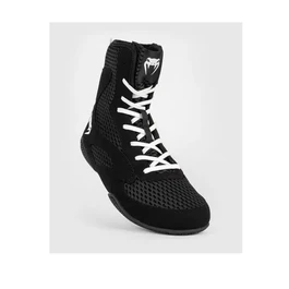 נעלי איגרוף 251064 Contender Boxing Shoes מבית VENUM שחור/לבן