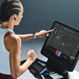 מסלול ריצה מקצועי 251236 דגם SYMBIO RUNNER מבית LIFEFITNESS