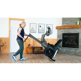 מכשיר קומפקטי ורב תכליתי 261478 המציע שלוש תחנות שונות לאימון כוח StrengthErg מבית Concept 2