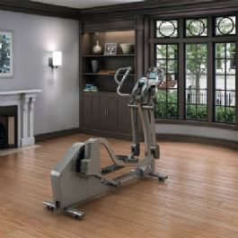 אליפטיקל מקצועי E-5 HOME SERIES מבית LIFEFITNESS